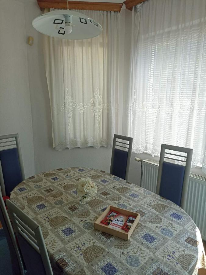 Sleep & Fly - Sarajevo Airport Apartment Bagian luar foto